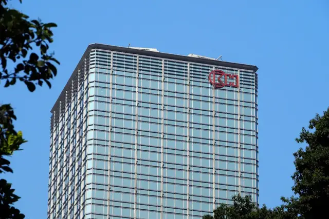 霍建宁打辅助	，李嘉诚家族攒下1600亿现金