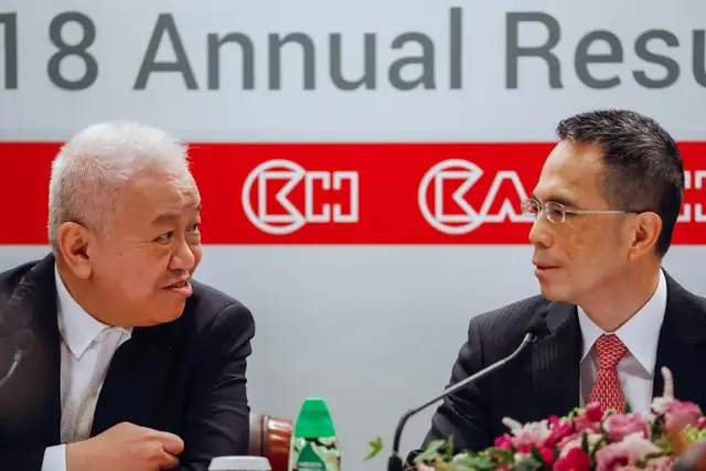 霍建宁打辅助，李嘉诚家族攒下1600亿现金